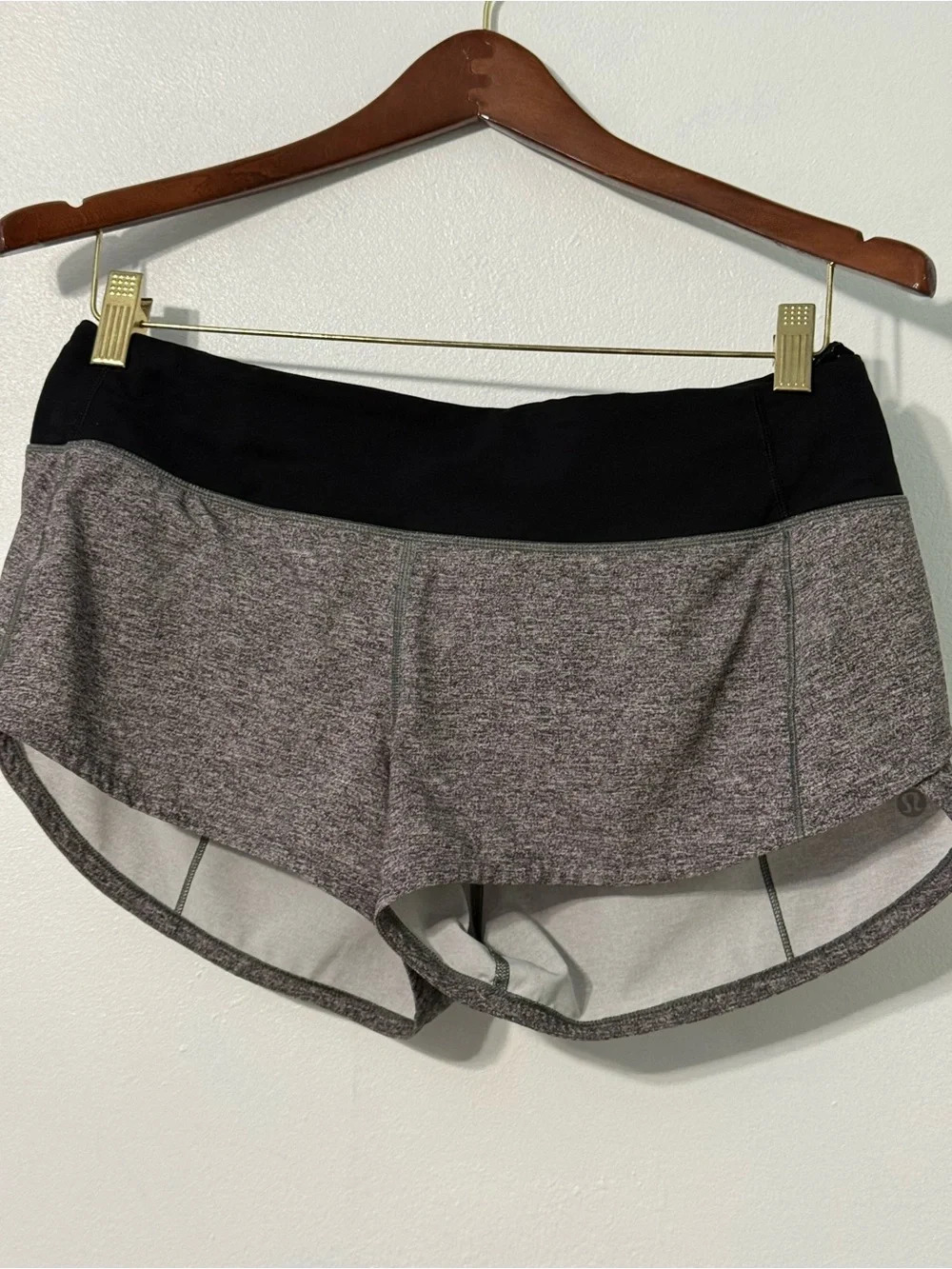 Lululemon Speed Up Shorts size 6 - Picture 6 of 10